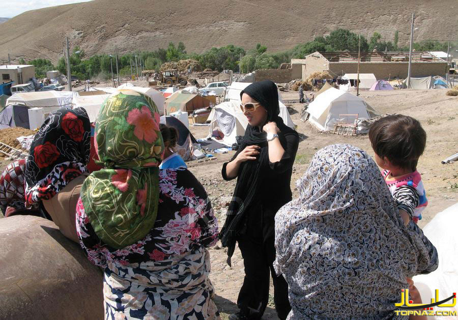 عکسهای حضور لیلا بلوکات بازیگر زن سینما در مناطق زلزله زده آذربایجان شرقی