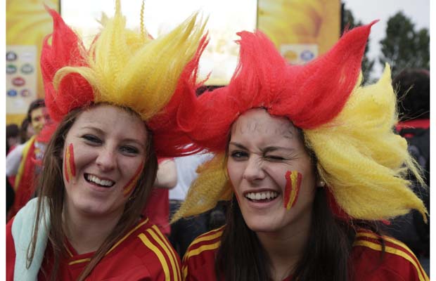 تصاویر زیبا از احساسات تماشاگران زن یورو 2012 (14)