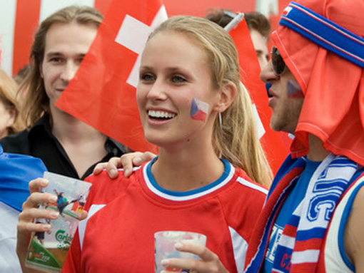 تصاویر زیبا از احساسات تماشاگران زن یورو 2012 (4)