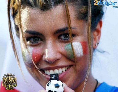 تصاویر زیبا از احساسات تماشاگران زن یورو 2012 (9)