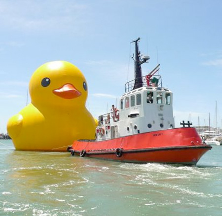 بزرگترین اردک پلاستیکی جهان!