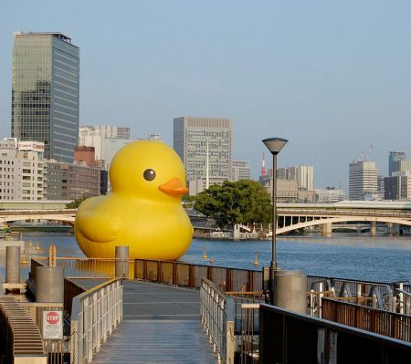 بزرگترین اردک پلاستیکی جهان!