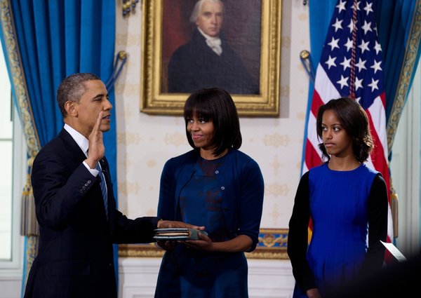 باراک اوباما امروز به طور رسمی در اتاق آبی کاخ سفید سوگند یاد کرد.