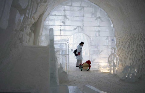 105 Ice Hotel in Canada (24 photos)