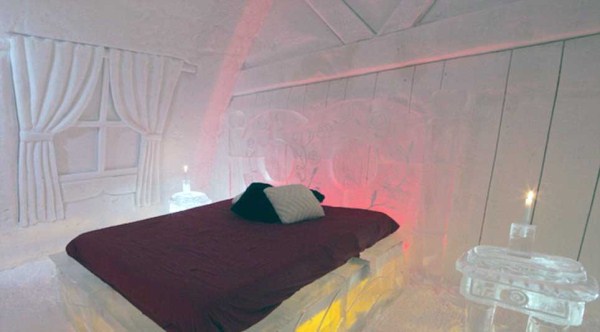 57 Ice Hotel in Canada (24 photos)