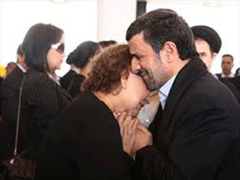 احمدی نژاد و مادر چاوز