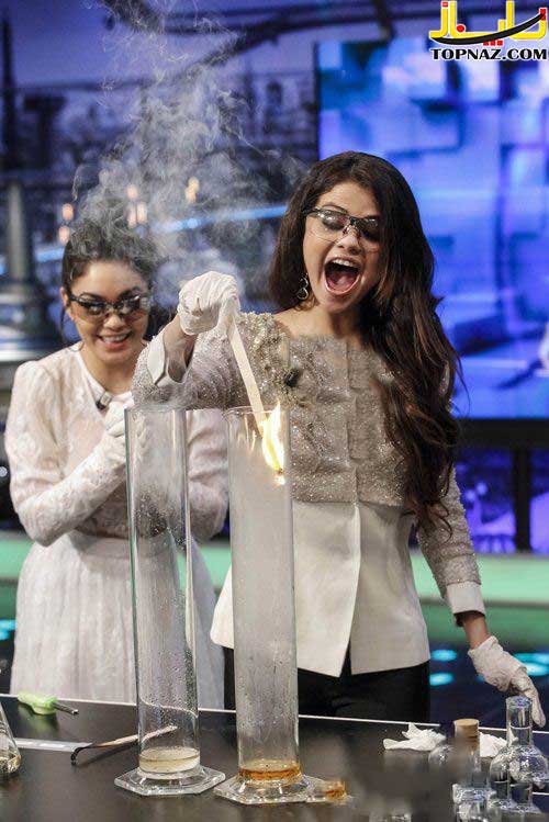 سلنا گومز و ونسا هاجنز