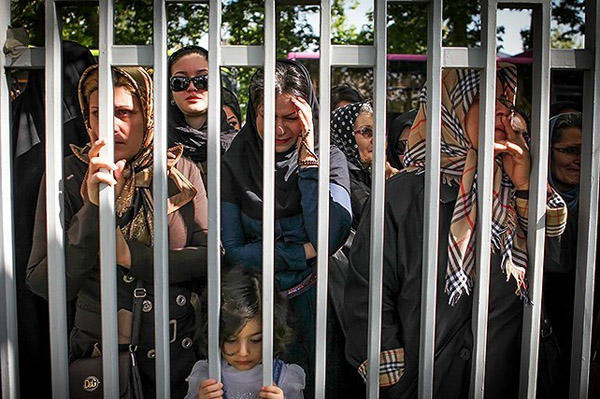 مراسم خاکسپاری عسل بدیعی