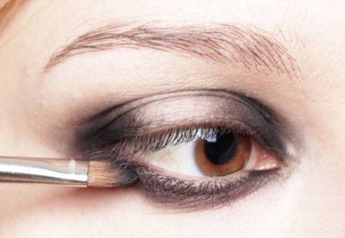 10-ways-to-make-your-eyes-look-bigger.jpeg