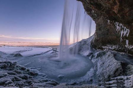 آبشارهای منجمد,جاذبه های طبیعی,آبشارهای یخی
