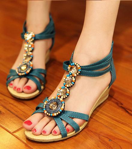 http://dl.topnaz.com/2013/06/Sandals-Model-13.jpg