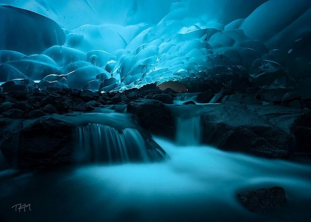 غارهای یخی مندنهال، جونو، آلسکا
