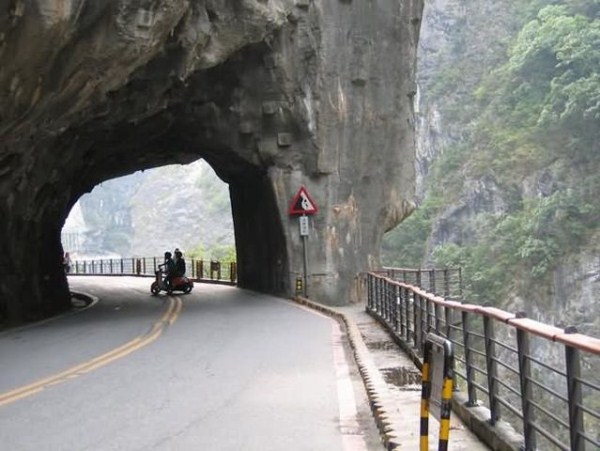 121 Most Wicked Roads In The World (34 photos)