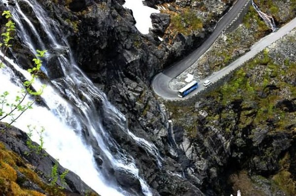 41 Most Wicked Roads In The World (34 photos)