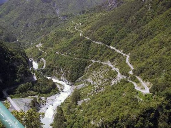 81 Most Wicked Roads In The World (34 photos)