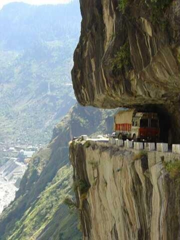 91 Most Wicked Roads In The World (34 photos)