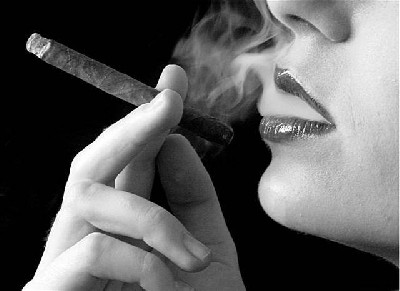 سیگار کشیدن زنان
