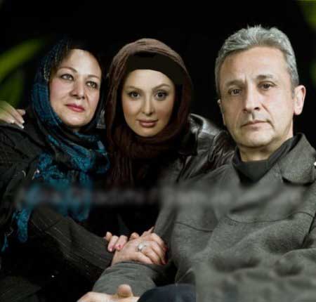 عکس های نیوشا ضیغمی در کنار پدر و مادرش