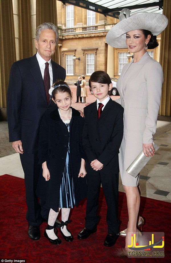 کاترین زتا جونز و خانواده اش
