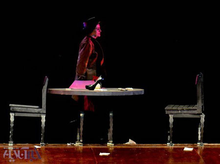  عکس گلاب آدینه و بهنوش طباطبایی در صحنه تئاتر 