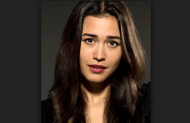 بیوگرافی اجم اوزکایا بازیگر نقش ملک در سریال ماکسیرا و عکس های او