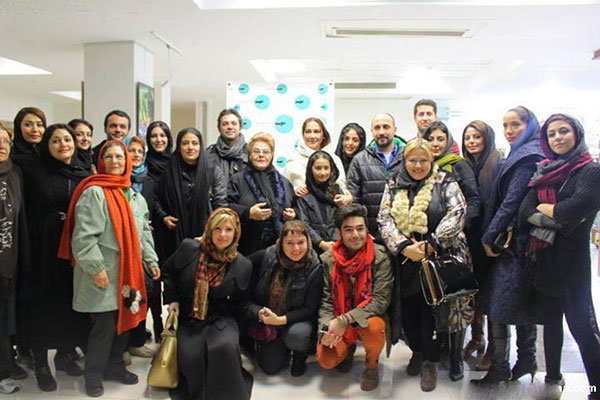 هنرجوی آکادمی گوگوش در کنار بازیگران ایرانی +عکس
