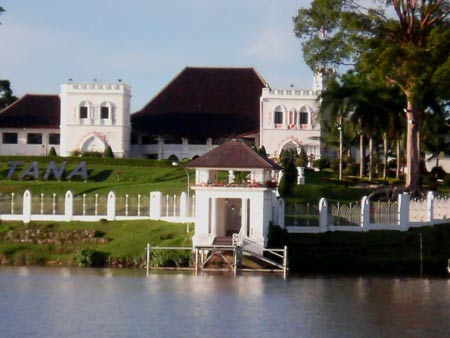 قصر آستانا,قصر آستانا در مالزی,کاخ آستانا در مالزی