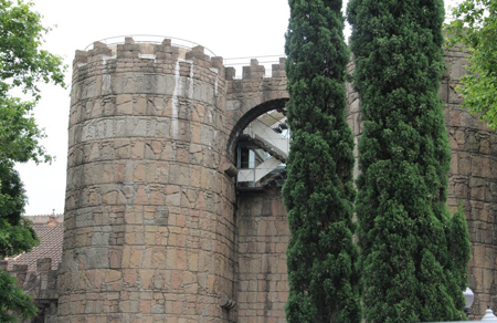 قلعه مونتجیک,قلعه مونتجیک در بارسلونا,عکس های قلعه مونتجیک در اسپانیا