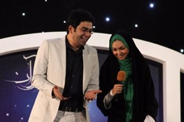 کل کل فرزاد حسنی و آزاده نامداری در برنامه سال تحویل کل کل فرزاد حسنی و آزاده نامداری در برنامه سال تحویل