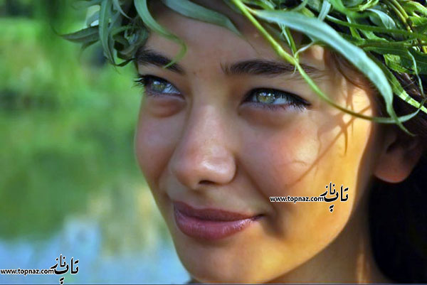 دنیز در سریال برگ ریزان دنیز در سریال برگ ریزان