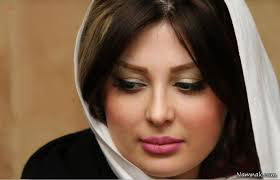 واکنش نیوشا ضیغمی به اسیدپاشی در اصفهان