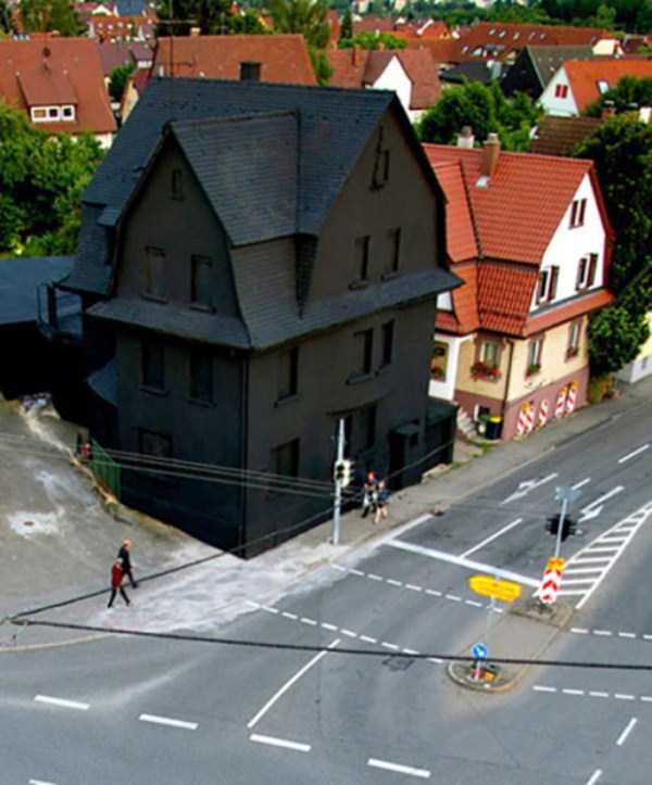 عکس خانه عجیب