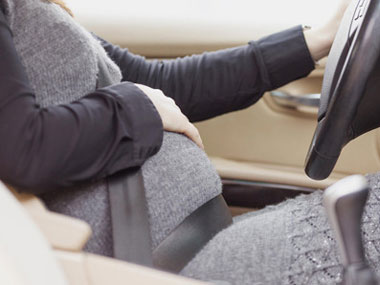 نکاتی که زنان باردار هنگام رانندگی باید رعایت کنند