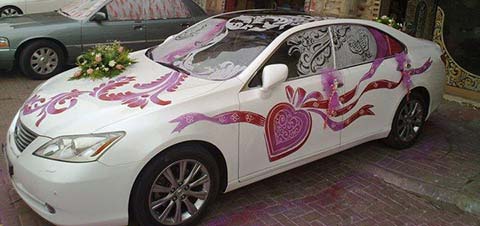 گل آرایی و تزیین ماشین عروس