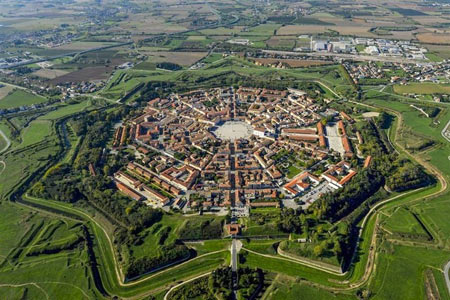 عکس های شهر قرون وسطایی پالمانوا