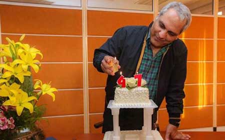 عکس کیک تولد مهران مدیری کارگردان در حاشیه 