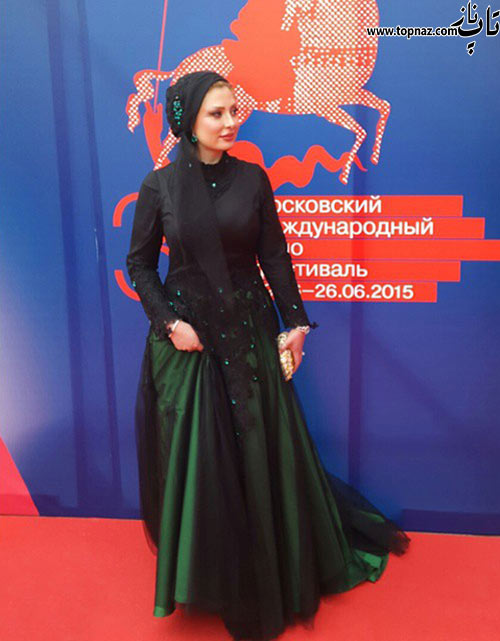 نیوشا ضیغمی با مدل لباس متفاوت در خارج ایران