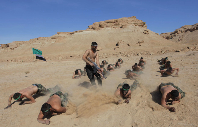 آموزش نیروهای داوطلب عراقی در صحرای نجف