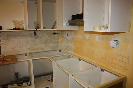 طراحی دیوار آشپزخانه,تزیین دیوار آشپزخانه با کاشی شکسته