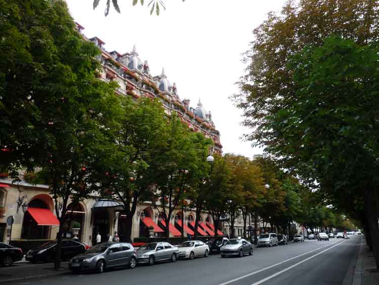 All about Champs-Elysées