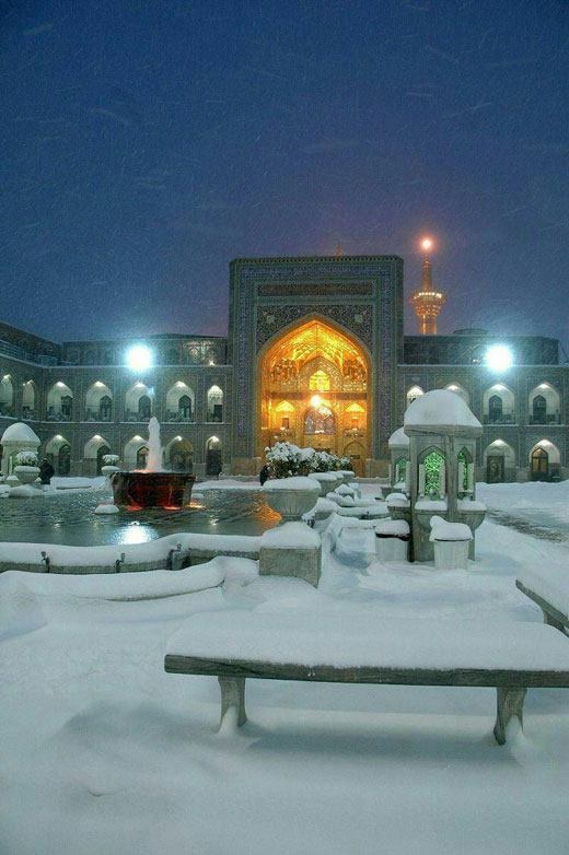 عکسی زیبا از حرم امام رضا زیر سفیدی برف 
