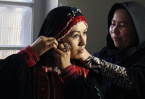 عکس های دختران زیبای افغان در مراسم فشن شو