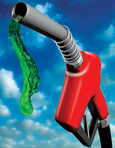 در امارات قیمت بنزین از بطری آب هم کمتر شد!