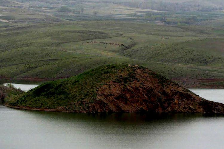 راهنمای سفر نوروزی به استان همدان 2025e3a8 1b13 4d93 b707 aebf2438b90a