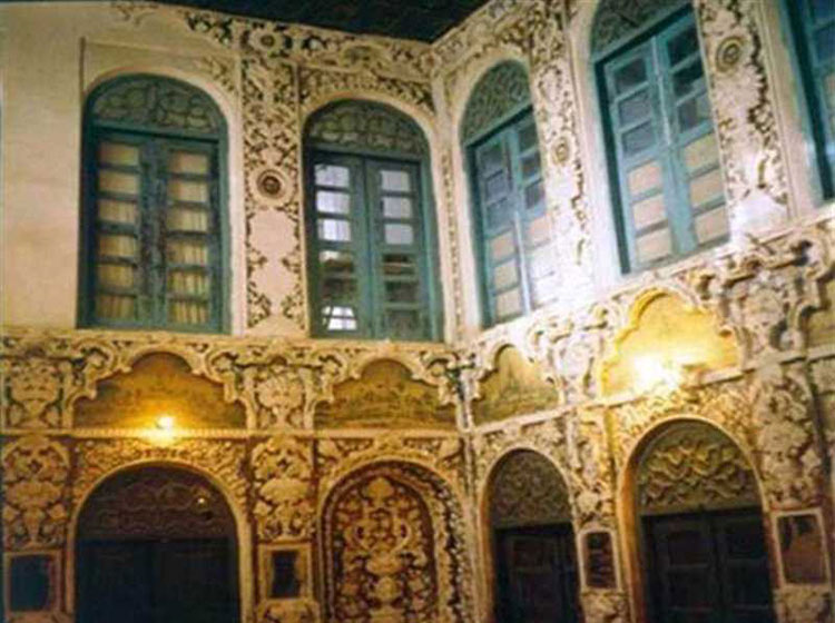 راهنمای سفر نوروزی به استان کردستان عمارت امجدالاشرف