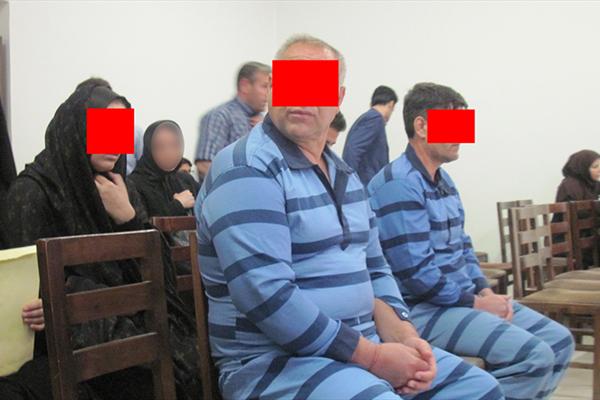 به خانه برگشتم مرد غریبه را در کنار زنم دیدم! به خانه برگشتم مرد غریبه را در کنار زنم دیدم!