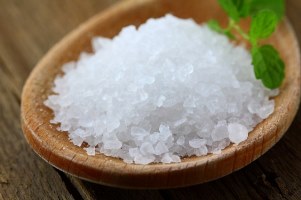 تفاوت نمک دریایی و نمک صنعتی در چیست؟