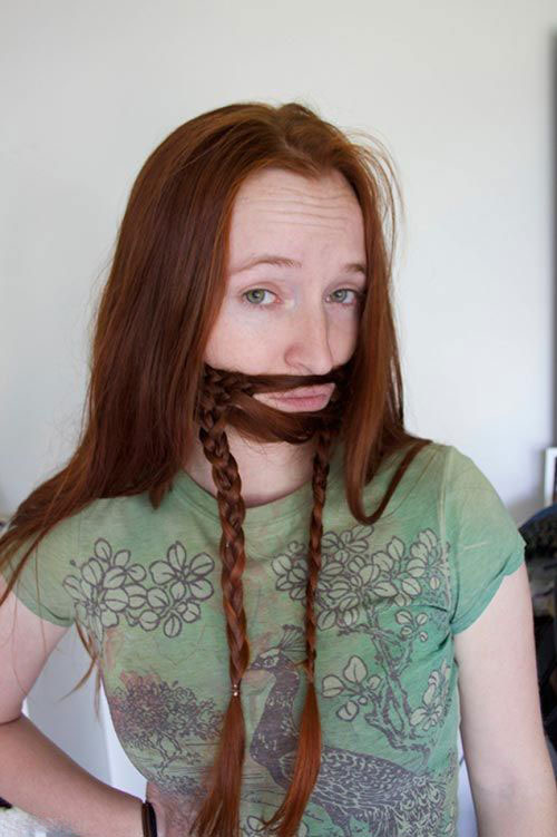 عکس های خنده دار دختران با مدل ریش های مردانه
