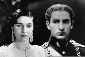 عکس کارت عروسی محمدرضا پهلوی و همسرش فوزیه