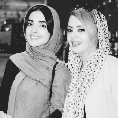 ع های الهه حصاری در کنار مادر جوانش! ع های الهه حصاری در کنار مادر جوانش!